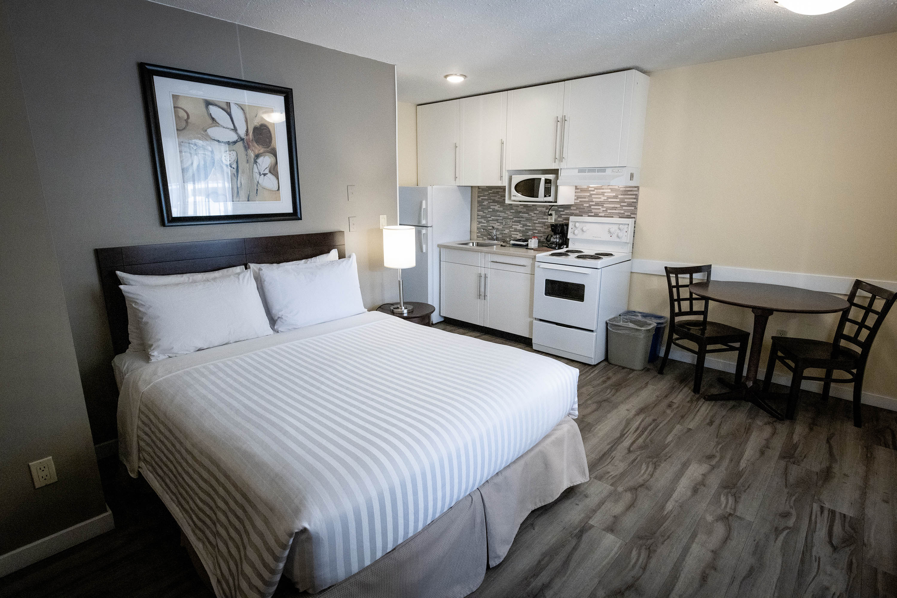 Comfort Suites Kelowna, Kelowna – Updated 2024 Prices